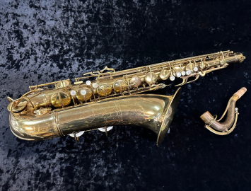 Photo Vintage Conn 10M Naked Lady Tenor – 1952, Serial #351422 – Players Horn AS IS Special!